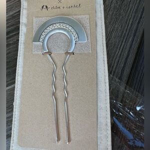 Chloe + Isabel with Jen Atkin silver fan hair pin